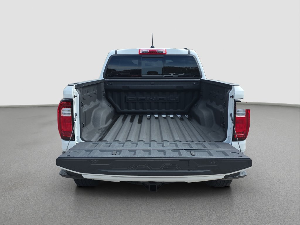 Used 2024 GMC Canyon Denali AWD/4WD image 17