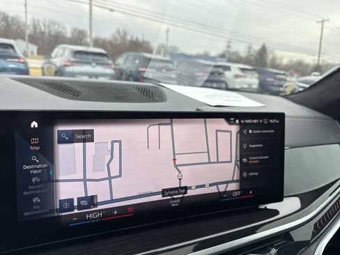 Used 2023 BMW X7 xDrive40i w/ M Sport Package image 21