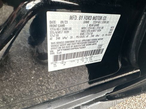 Certified 2023 Ford Maverick XLT w/ XLT Luxury Package image 27