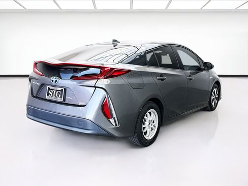 Used 2019 Toyota Prius Prime Premium FWD image 4
