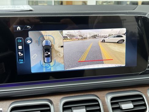 Certified 2025 Mercedes-Benz GLS 450 4MATIC image 40