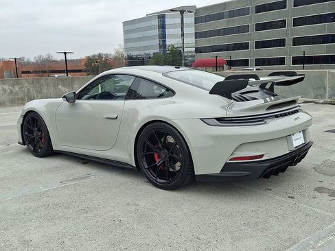 Used 2022 Porsche 911 GT3 image 3