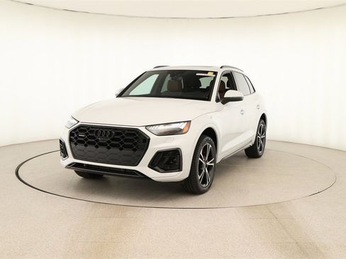 Used 2025 Audi Q5 Prestige w/ Prestige Package image 12
