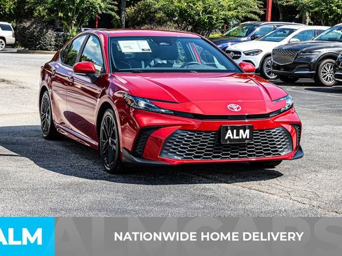 Used 2025 Toyota Camry SE image 5