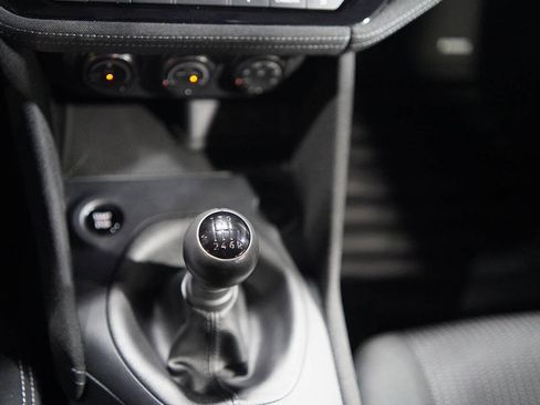Used 2025 Nissan Z Sport w/ Floor Mat Package RWD image 92