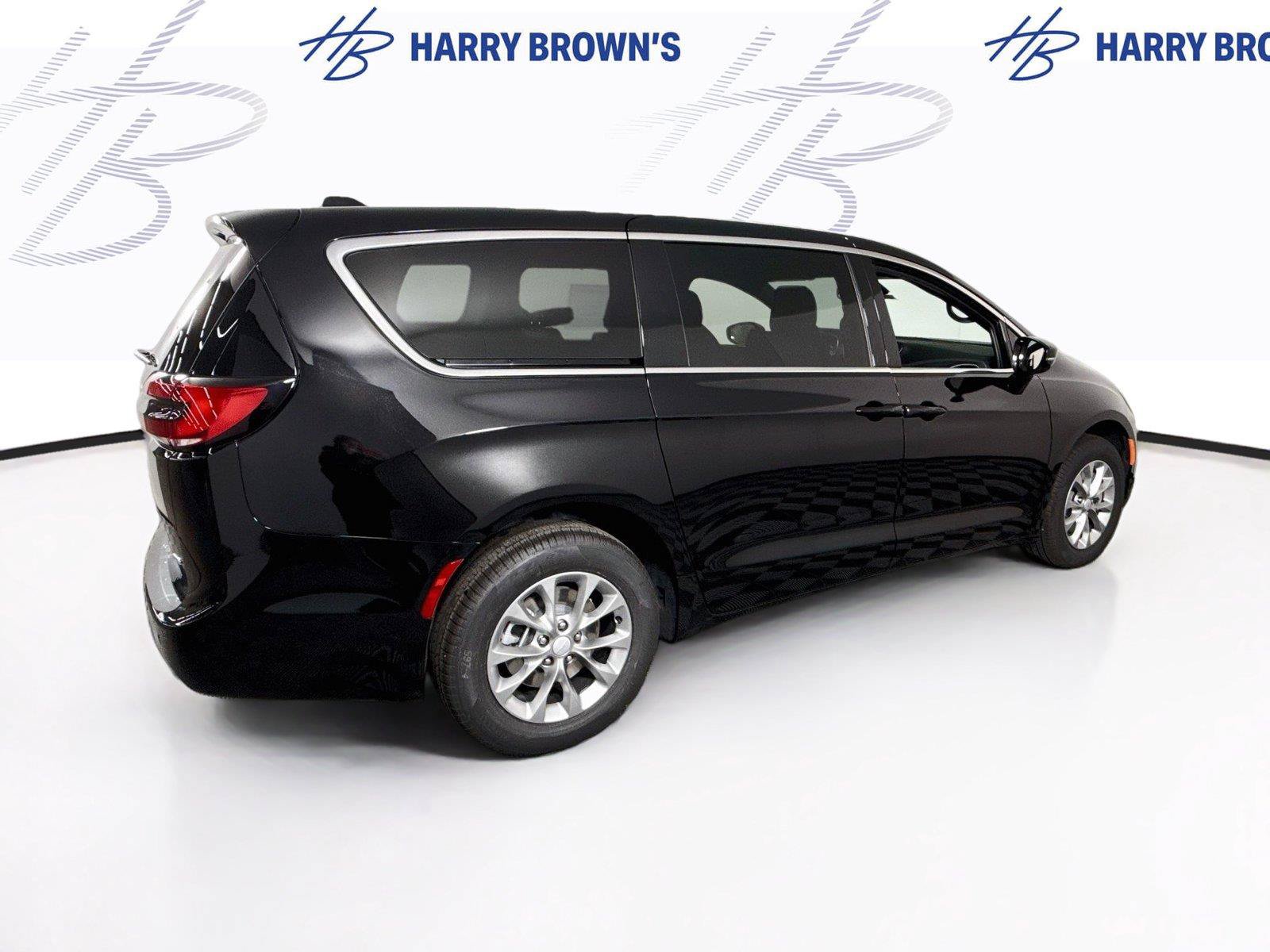 New 2027 Chrysler Pacifica Select AWD/4WD image 32