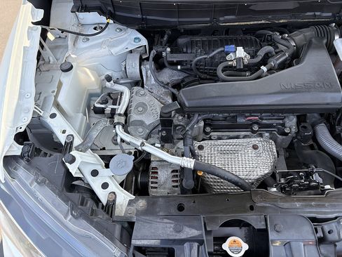 Used 2018 Nissan Rogue SV AWD/4WD image 36