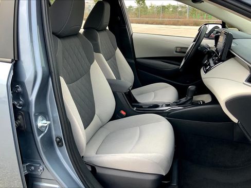 Used 2022 Toyota Corolla LE FWD image 9