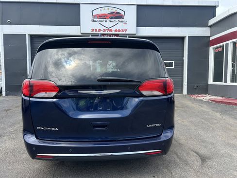 Used 2018 Chrysler Pacifica Limited w/ Advanced Safetytec Group FWD image 7