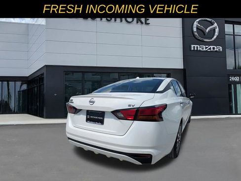 Used 2023 Nissan Altima 2.5 SV FWD image 3