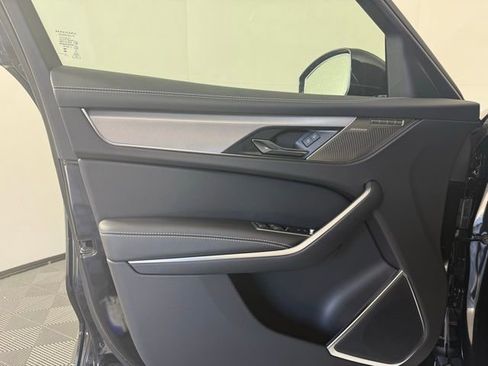 New 2025 Jaguar F-PACE R-Dynamic S image 10