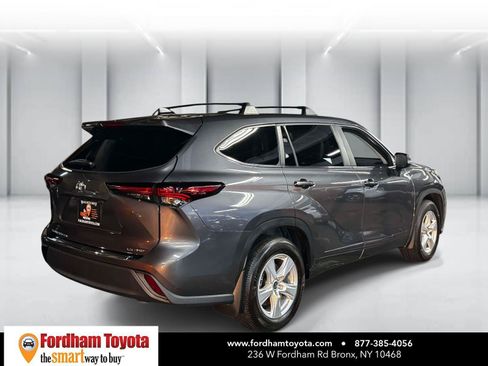 Certified 2024 Toyota Highlander LE AWD/4WD image 7