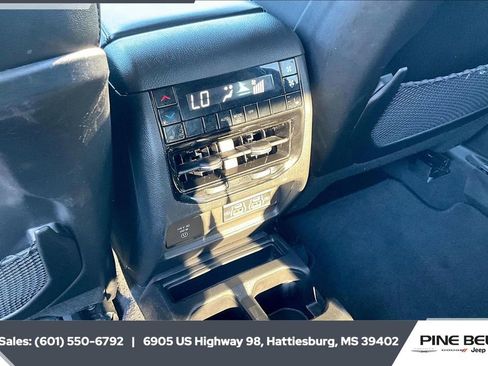 Used 2023 Jeep Grand Cherokee L Limited image 23