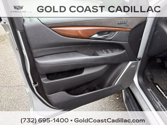 Used 2020 Cadillac Escalade ESV Luxury AWD/4WD image 20