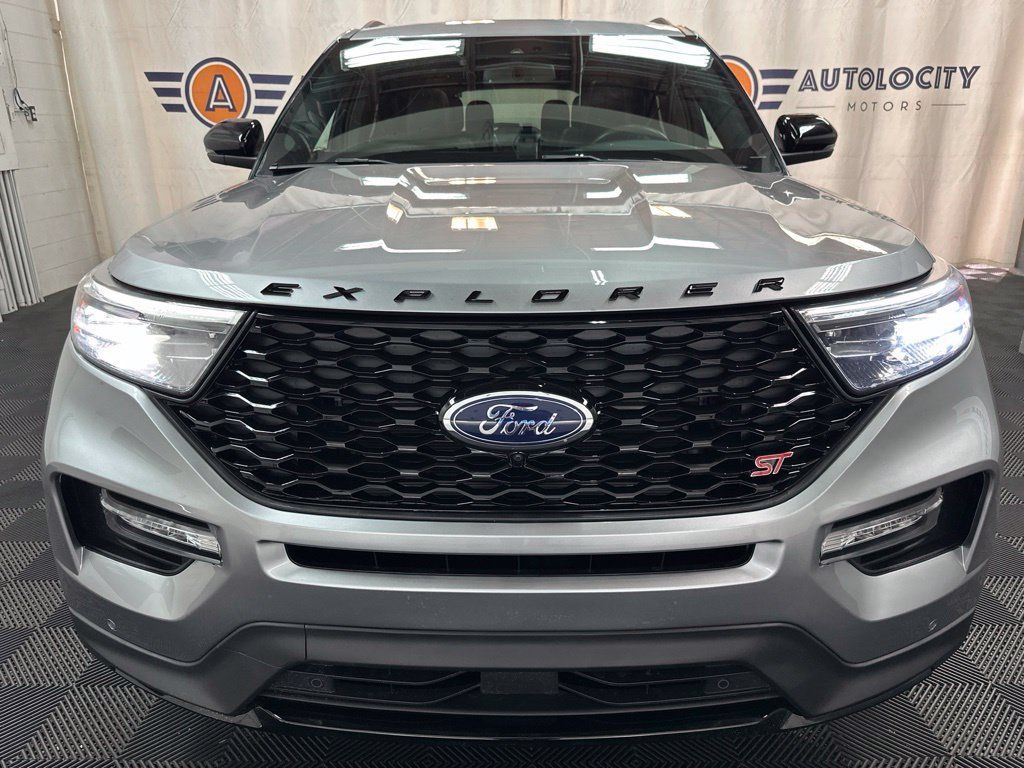 Used 2024 Ford Explorer ST w/ Equipment Group 401A AWD/4WD image 3