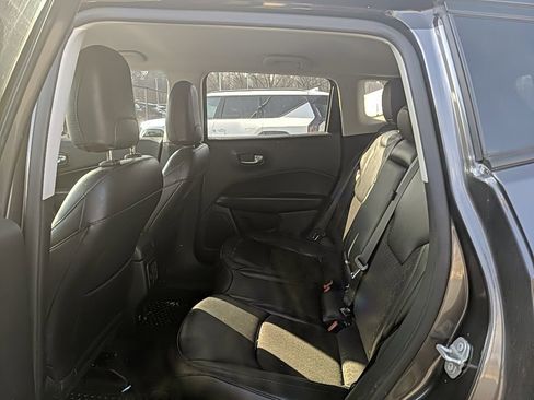 Used 2020 Jeep Compass Latitude image 11