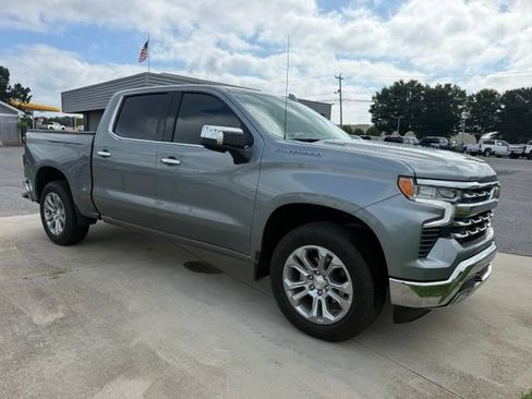 Used 2025 Chevrolet Silverado 1500 LTZ w/ LTZ Premium Package AWD/4WD image 4