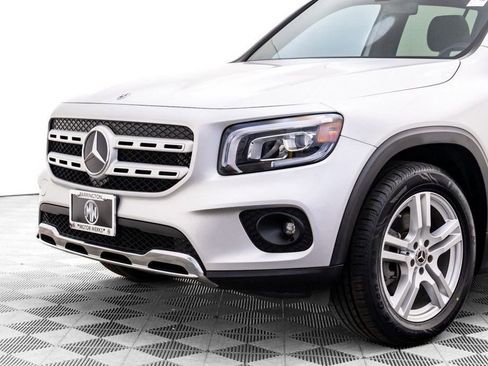 Used 2021 Mercedes-Benz GLB 250 4MATIC w/ Premium Package image 38