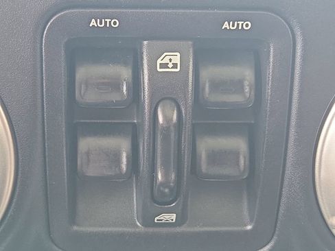 Certified 2018 Jeep Wrangler Unlimited Sahara w/ Connectivity Group AWD/4WD image 26