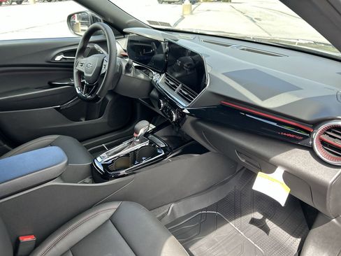 New 2026 Chevrolet Trax RS w/ Sunroof Package FWD image 15