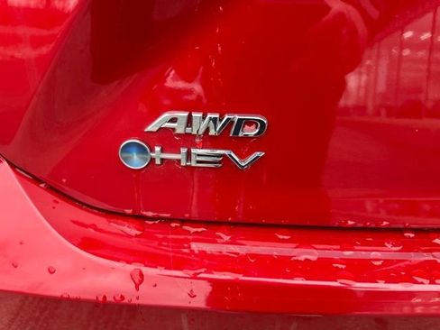 Used 2025 Toyota Camry LE w/ Convenience Package image 5