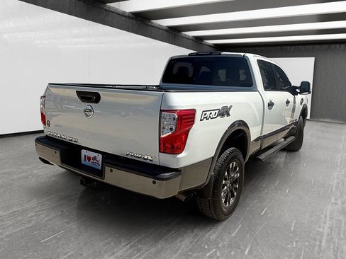 Used 2018 Nissan Titan PRO-4X w/ Pro-4x Convenience Package AWD/4WD image 5