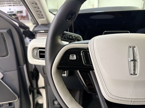 New 2026 Lincoln Aviator 2WD image 14