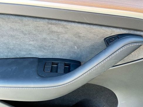 Used 2024 Tesla Model Y Performance image 17