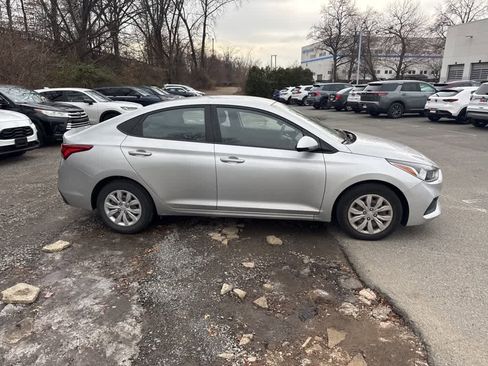 Used 2019 Hyundai Accent SE image 12