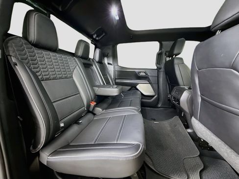 Used 2025 GMC Sierra EV Denali AWD/4WD image 31