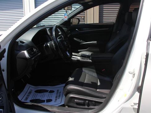 Used 2018 Honda Accord Sport image 21