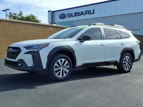 Certified 2025 Subaru Outback Premium w/ Popular Package #1A image 3