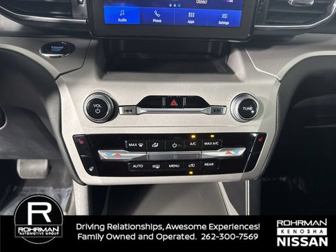 Used 2023 Ford Explorer XLT w/ Equipment Group 202A AWD/4WD image 10
