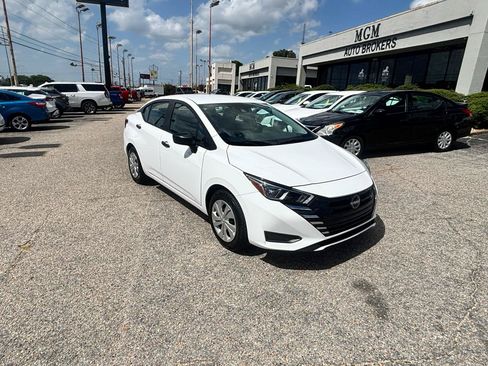 Used 2023 Nissan Versa S FWD image 31