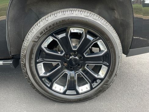 Used 2018 GMC Yukon Denali w/ Denali Ultimate Package AWD/4WD image 29