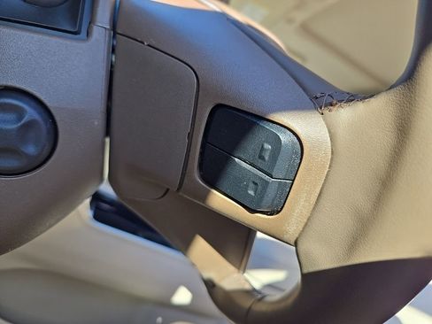 Used 2023 GMC Yukon XL Denali image 18