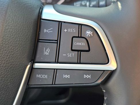 Certified 2026 Toyota Highlander XLE AWD/4WD image 30