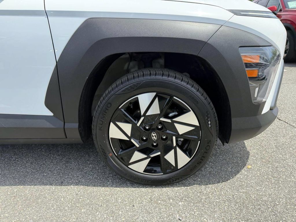 Used 2024 Hyundai Kona SEL AWD/4WD image 36