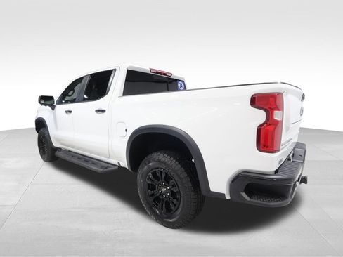 Used 2024 Chevrolet Silverado 1500 ZR2 AWD/4WD image 2