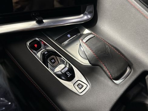 Used 2022 Chevrolet Corvette Stingray Convertible w/ Z51 Performance Package image 29