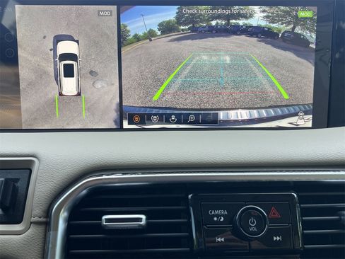 New 2025 Nissan Armada Platinum Reserve image 3