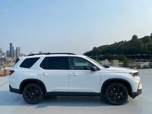 New 2025 Honda Pilot Black Edition image 3