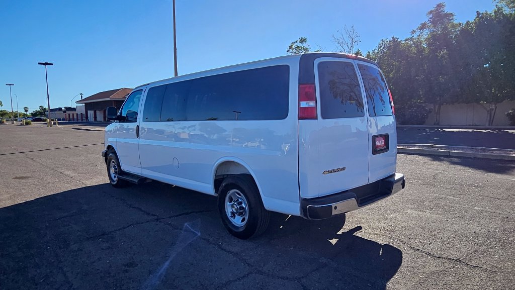 Used 2025 Chevrolet Express 3500 LT w/ LT Preferred Equipment Group RWD image 8