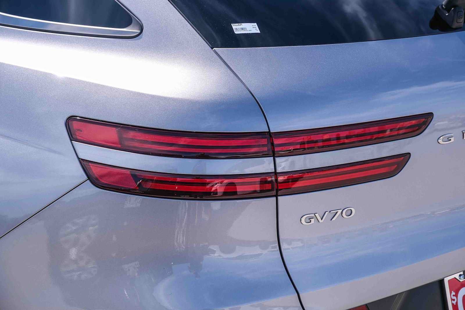 Used 2022 Genesis GV70 3.5T Sport w/ Sport Advanced Package AWD/4WD image 6