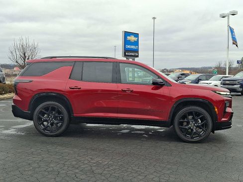 Used 2024 Chevrolet Traverse RS w/ LPO, Floor Liner Package image 7