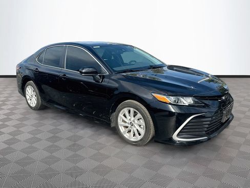 Used 2024 Toyota Camry LE FWD image 4