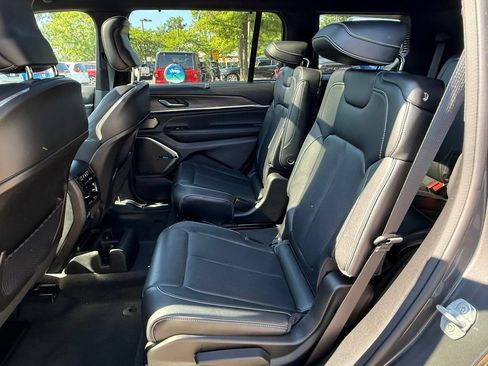 Used 2022 Jeep Grand Cherokee L Overland w/ Advanced Protech Group III RWD image 25