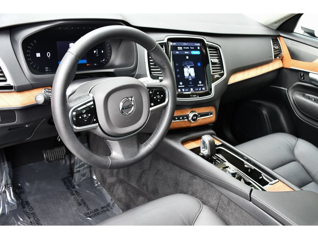 Used 2024 Volvo XC90 B6 Plus w/ Protection Package Premier AWD/4WD image 13