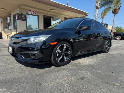 Used 2018 Honda Civic EX image 2