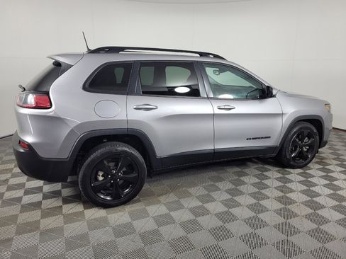 Used 2021 Jeep Cherokee Latitude Plus FWD image 10